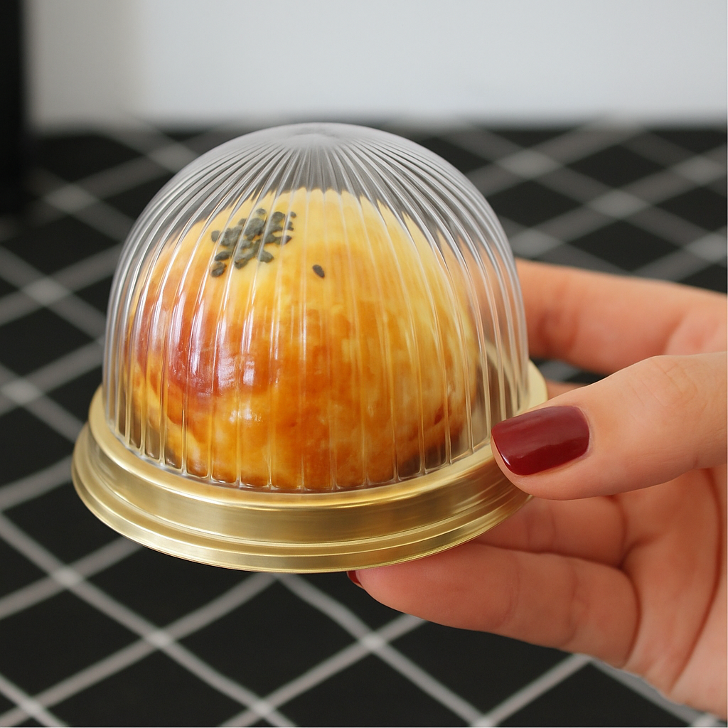 4" Gold Bottom Mini Individual Plastic Cake Container